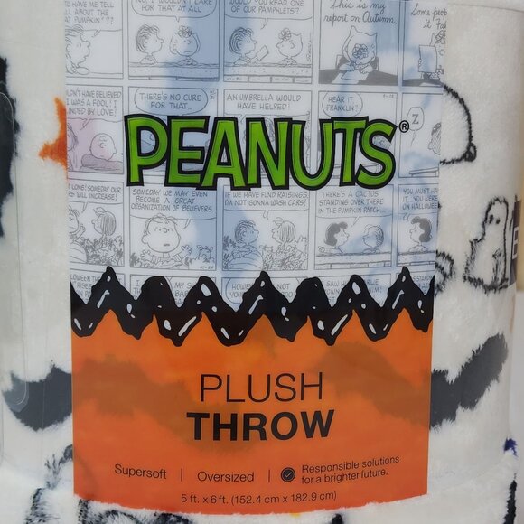 Peanuts Snoopy Halloween Plush Throw Blanket 60x72" Oversized Soft Cozy - Picture 2 of 11